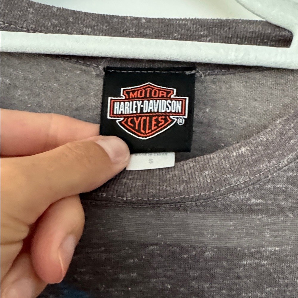 Harley-Davidson Charcoal Tee with Flag Design - Picture 3 of 5